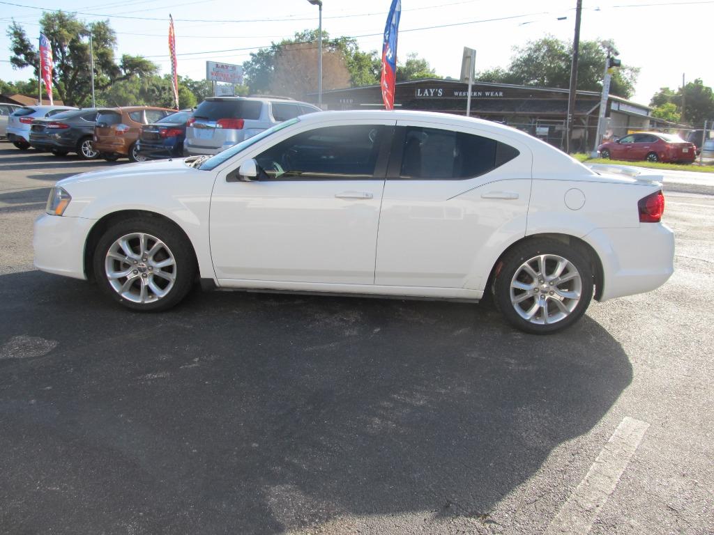 2012 Dodge Avenger R/T